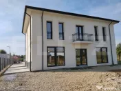 Casă tip duplex de închiriat – 136 mp, P+1, parcare și 