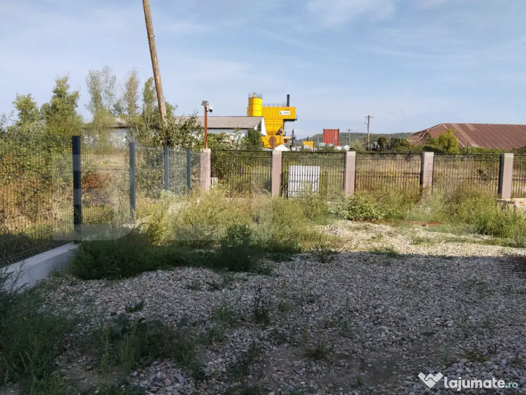 Casă tip duplex de închiriat – 136 mp, P+1, parcare și - Targoviste (Dambovita)