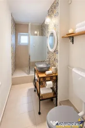 Spatiu comercial, acces stradal direct, vizibilitate A: cab 