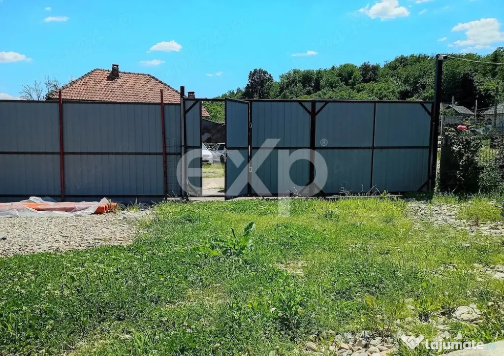 Două case pe 440 mp, acces din 2 străzi – Băjești, Bă - Bajesti (Arges)