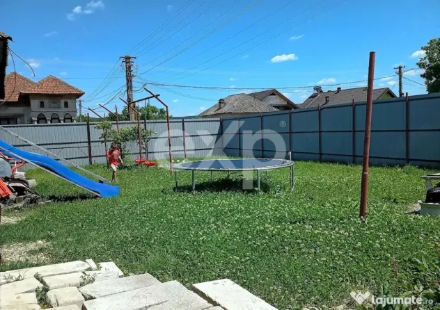 Două case pe 440 mp, acces din 2 străzi – Băjești, Bă - Bajesti (Arges)