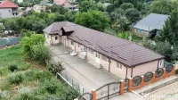 Casă cu teren generos și livadă – Păunești, Vișioara 