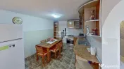 Casă cu teren generos și livadă – Păunești, Vișioara