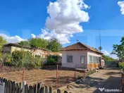Casă locuibilă cu teren 2.809 mp și anexe, la doar 20 min 