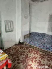 Casă locuibilă cu teren 2.809 mp și anexe, la doar 20 min 