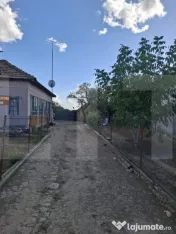 Casă locuibilă cu teren 2.809 mp și anexe, la doar 20 min 