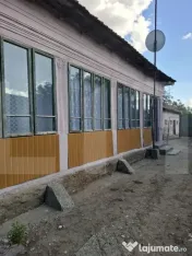 Casă locuibilă cu teren 2.809 mp și anexe, la doar 20 min 