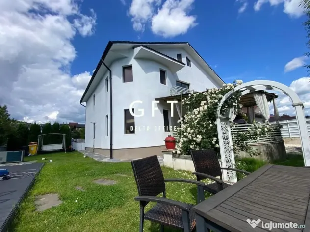 Casa Vila cu piscina, 7 minute de centru Bistrita - de vânzare! - Bistrita (Bistrita-Nasaud)