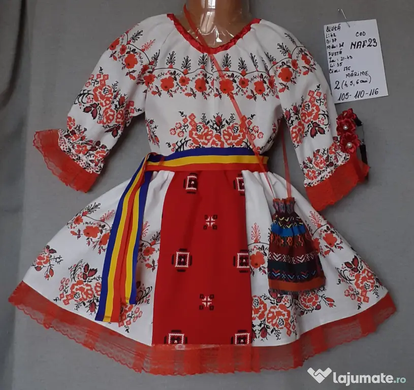 Costum popular pentru copii 4-5-6 ani 175 lei