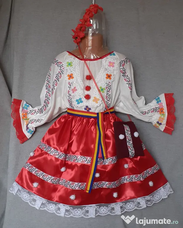 Costum popular pentru copii 8-9-10 ani