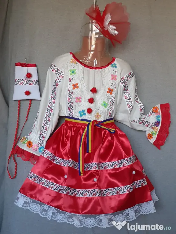 Costum popular pentru copii 8-9-10 ani