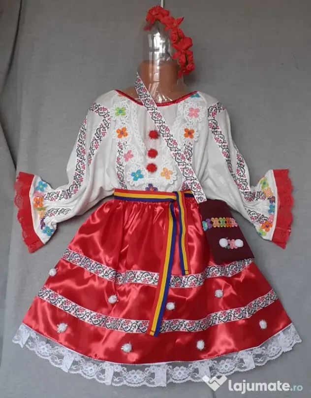 Costum popular pentru copii 8-9-10 ani