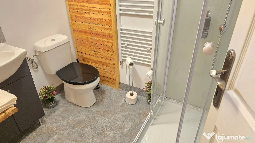 Vand proprietate Deva, A. Vlaicu, compusa din casa de locuit si anexa - Deva (Hunedoara)