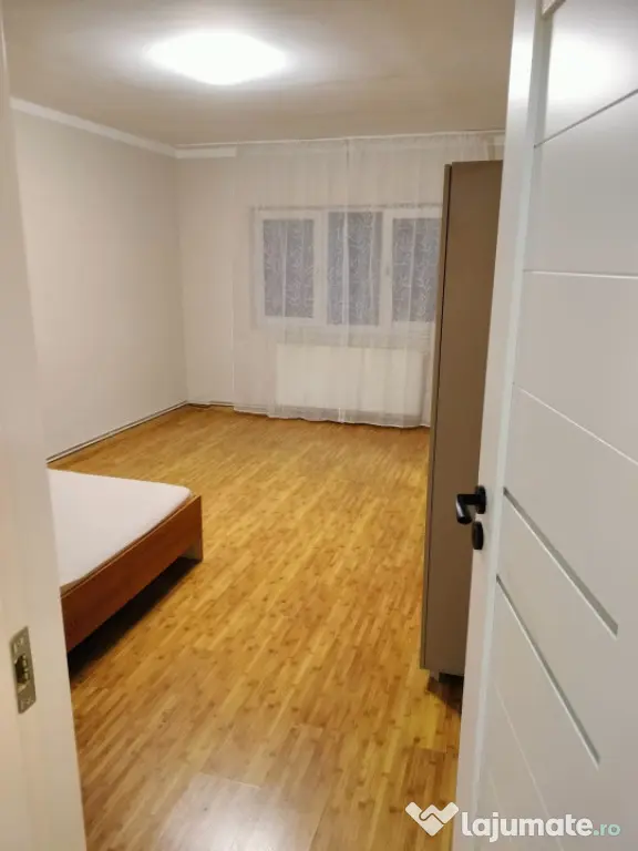 Apartament 3 camere semidecomandat 50 mp Zorilor Observatoru - Cluj-Napoca (Cluj)