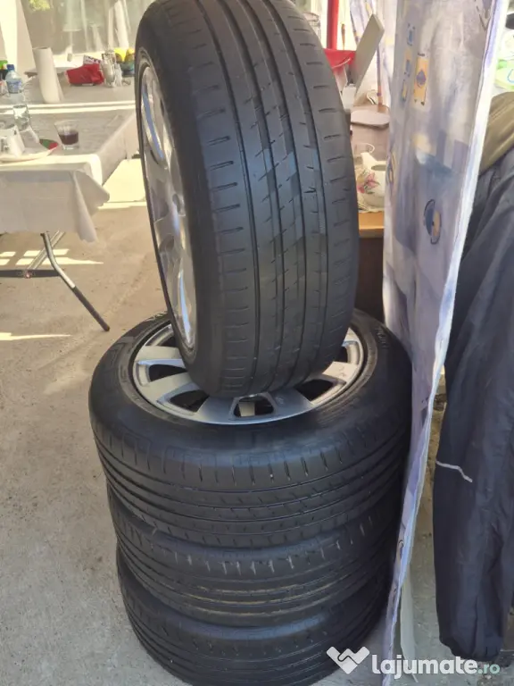 Mercedes B-class 2008 + 4 cauciucuri rezerva originale