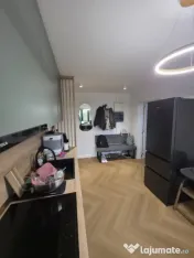 Apartament cu 2 camere, renovat integral, terasă și vedere