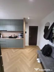 Apartament cu 2 camere, renovat integral, terasă și vedere