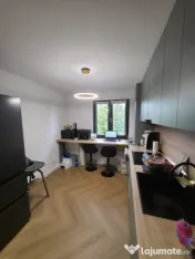 Apartament cu 2 camere, renovat integral, terasă și vedere