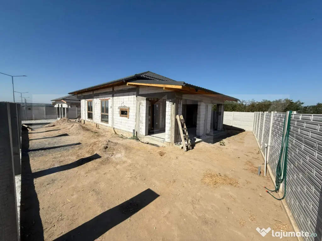 Casa Parter, 125 mp utili, 470 mp teren , zona Malu Mare - Preajba (Dolj)