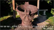 Vază mare cu picior, terracotta patinat, model V2. 