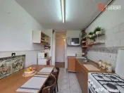 Apartament cu 4 camere, etaj 5/8, zona Micalaca 