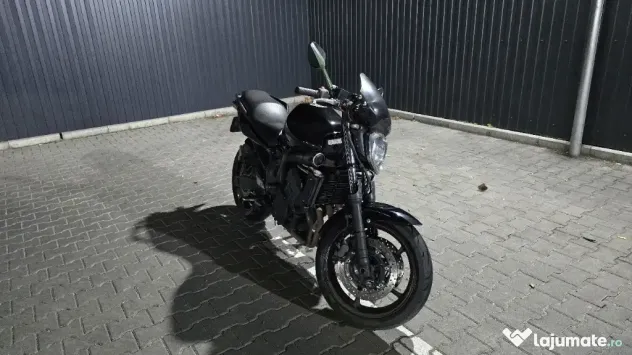 Motocicleta Yamaha FZ6 S1 anul 2005