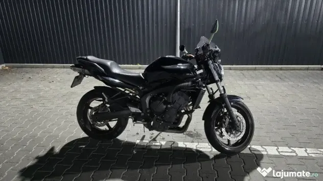Motocicleta Yamaha FZ6 S1 anul 2005