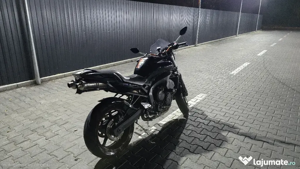 Motocicleta Yamaha FZ6 S1 anul 2005