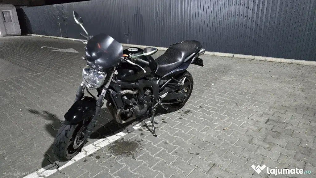 Motocicleta Yamaha FZ6 S1 anul 2005