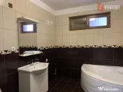 Casa individuala cu 16 camere de inchiriat, zona Sag