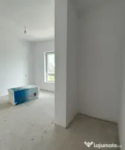Duplex 5 camere spatios, cu 3 locuri de parcare - Dumbravita 