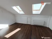 Apartament spatios cu 3 camere, scara interioara, 84 mp - V7 