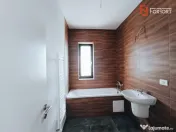 Apartament spatios cu 3 camere, scara interioara, 84 mp - V7 
