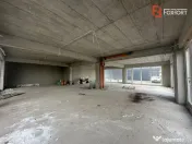 Spatiu comercial la gri, 133 mp, de vanzare, in zona Aradulu