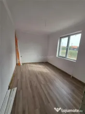 CAS#258; 3 CAMERE - 70 mp utili 350 mp teren 10 mp teras 
