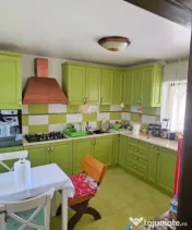Casă cu 665 mp teren, garaj și terasă, zona Damila 