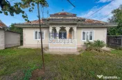 Casă cărămidă 80 mp, teren 1000 mp, colț, 7 km de Roman, Trifești 