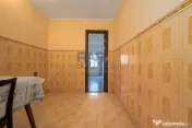 Casă cărămidă 80 mp, teren 1000 mp, colț, 7 km de Roman, Trifești 