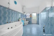 Casă cărămidă 80 mp, teren 1000 mp, colț, 7 km de Roman, Trifești 