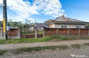 Casă cărămidă 80 mp, teren 1000 mp, colț, 7 km de Roman, Trifești 