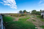 Casă cărămidă 80 mp, teren 1000 mp, colț, 7 km de Roman, Trifești 