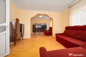 Casă cărămidă 80 mp, teren 1000 mp, colț, 7 km de Roman, Trifești 