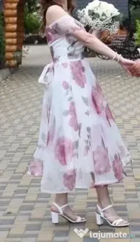 Rochie eleganta cu funda la spate