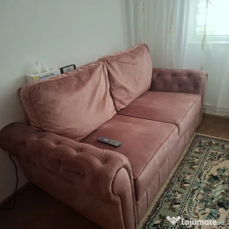 Vând canapea extensibilă din catifea