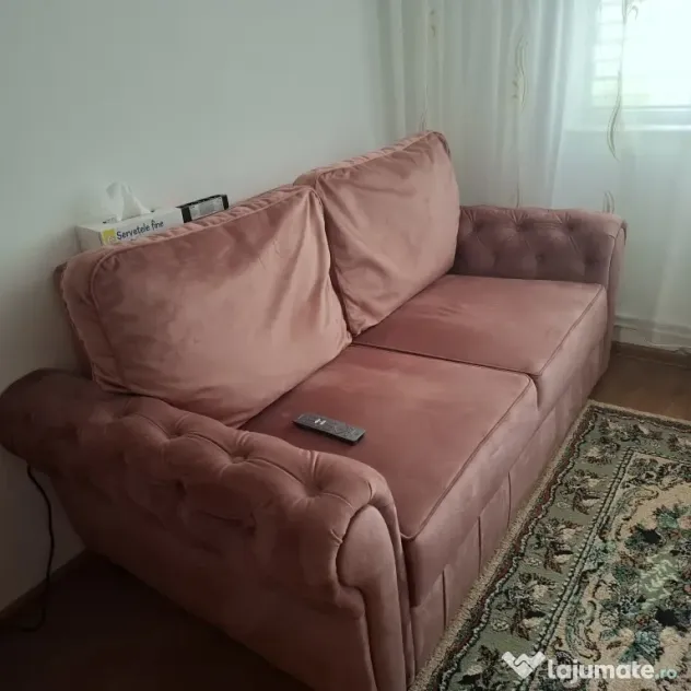 Vând canapea extensibilă din catifea