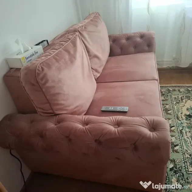 Vând canapea extensibilă din catifea