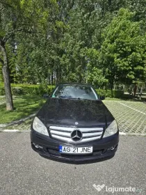 Vând Mercedes Benz C180