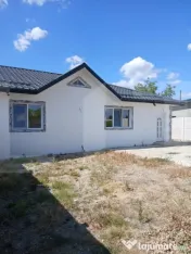 Casă 131 mp utili, 3 dormitoare, teren 450 mp, plata în ra