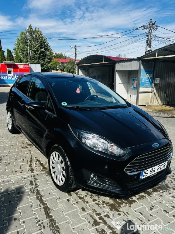 Vând Ford Fiesta 2015