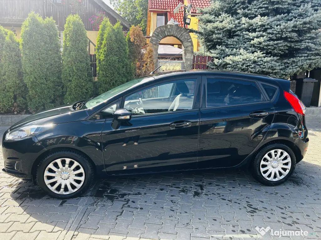 Vând Ford Fiesta 2015